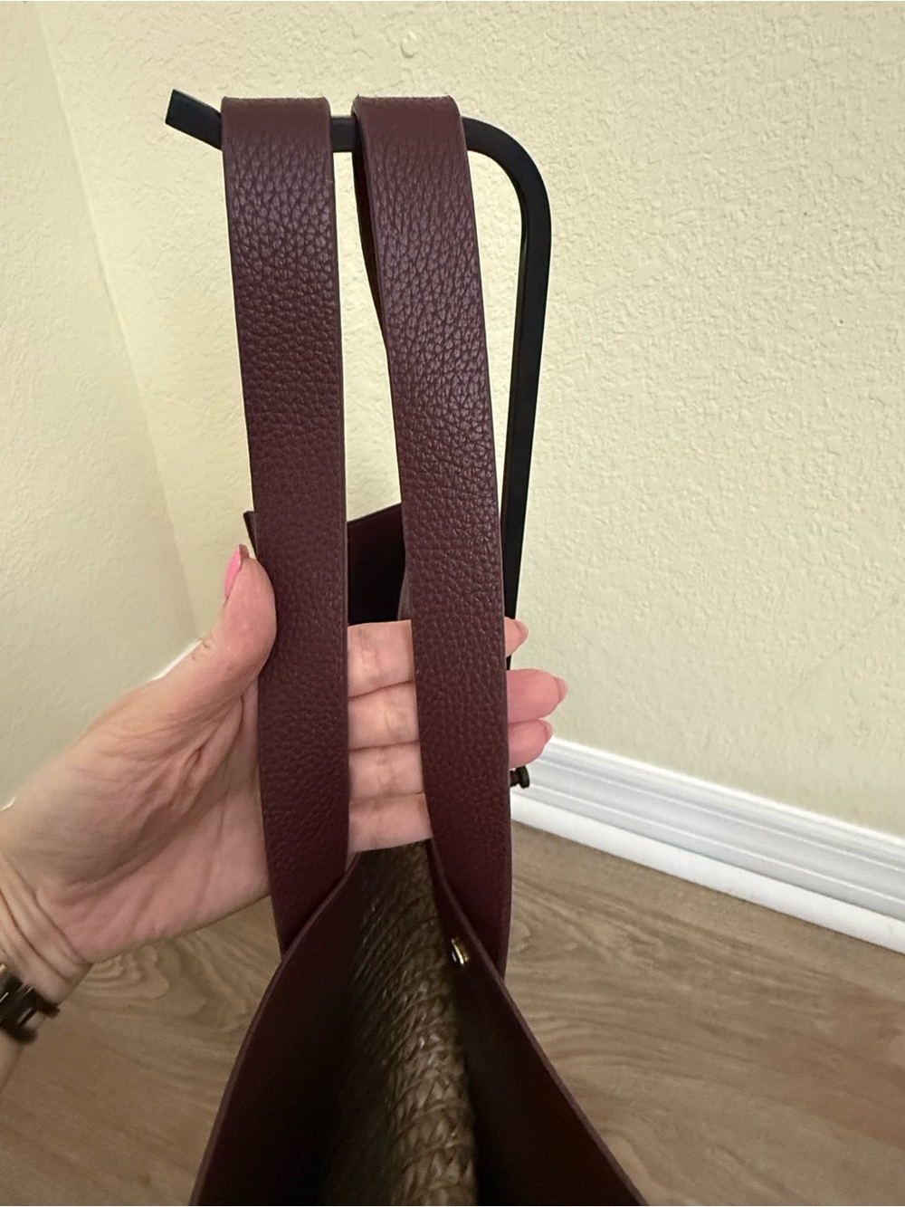 Rachel Zoe Arialith Large Tote Bag - Picture 6 of 10